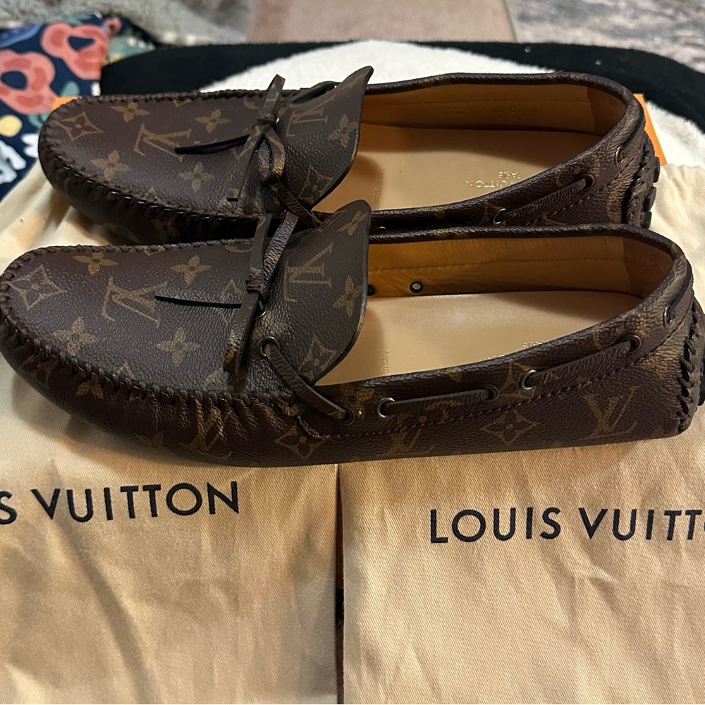Louis Vuitton Black and Orange Athletic Shoes - Picture 5 of 10